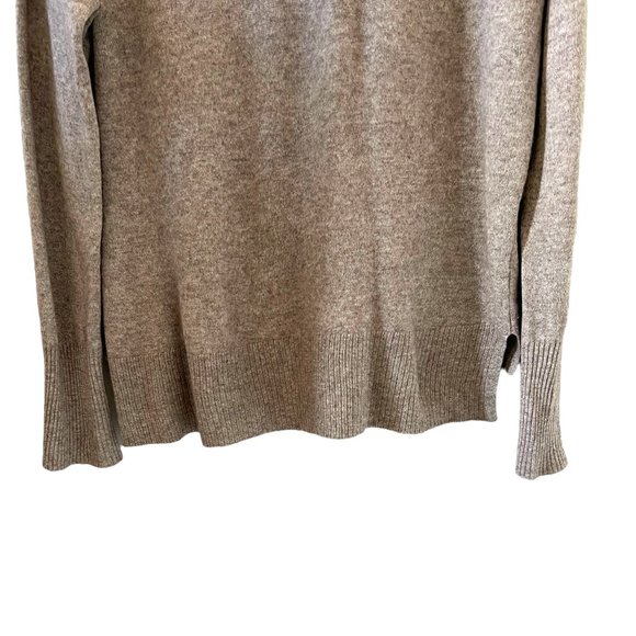 Tahari Gray Crew Neck Sweater - Picture 10 of 12